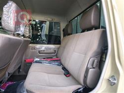 تويوتا لاند كروزر 70 بيك اب